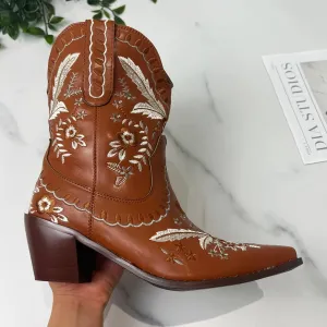 Embroidery Floral Western Boots Square Toe Block Heel Cowboy Cowgirl Boots Vintage Soft Leather Chunky Low Heel Ankle Boots Short Boots Fashion Booties
