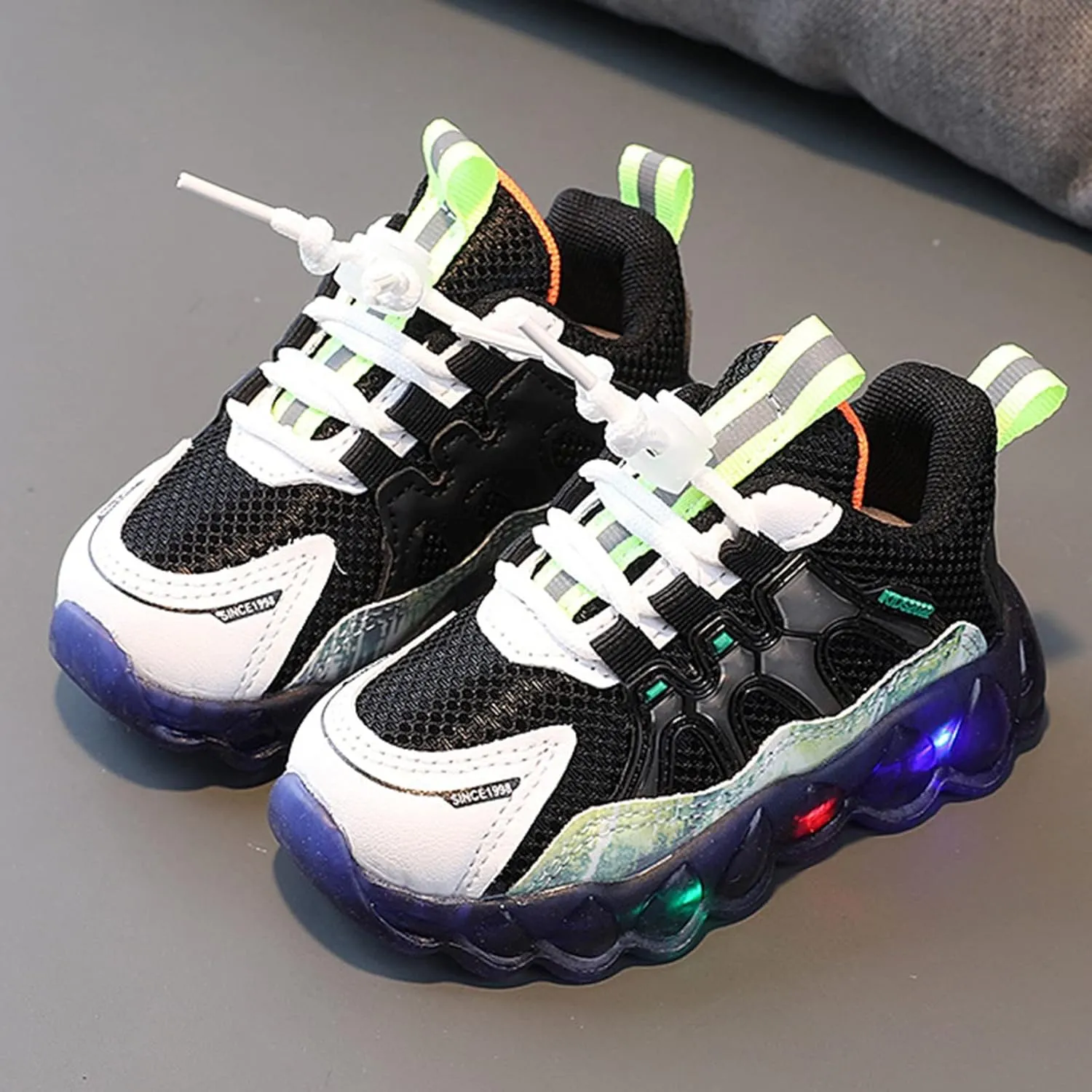 Fashion Light On LED Baby Shoes Casual Children Shoes Boy Sport Shoes Soft Sole Kids Sport Shoes Slip on