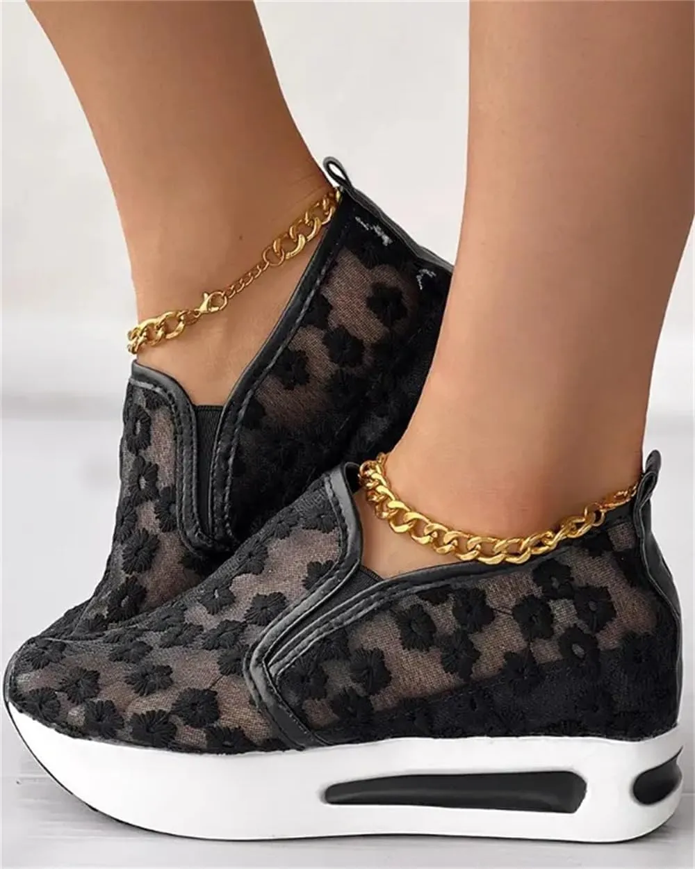Sequins Lace-up Muffin Sneakers