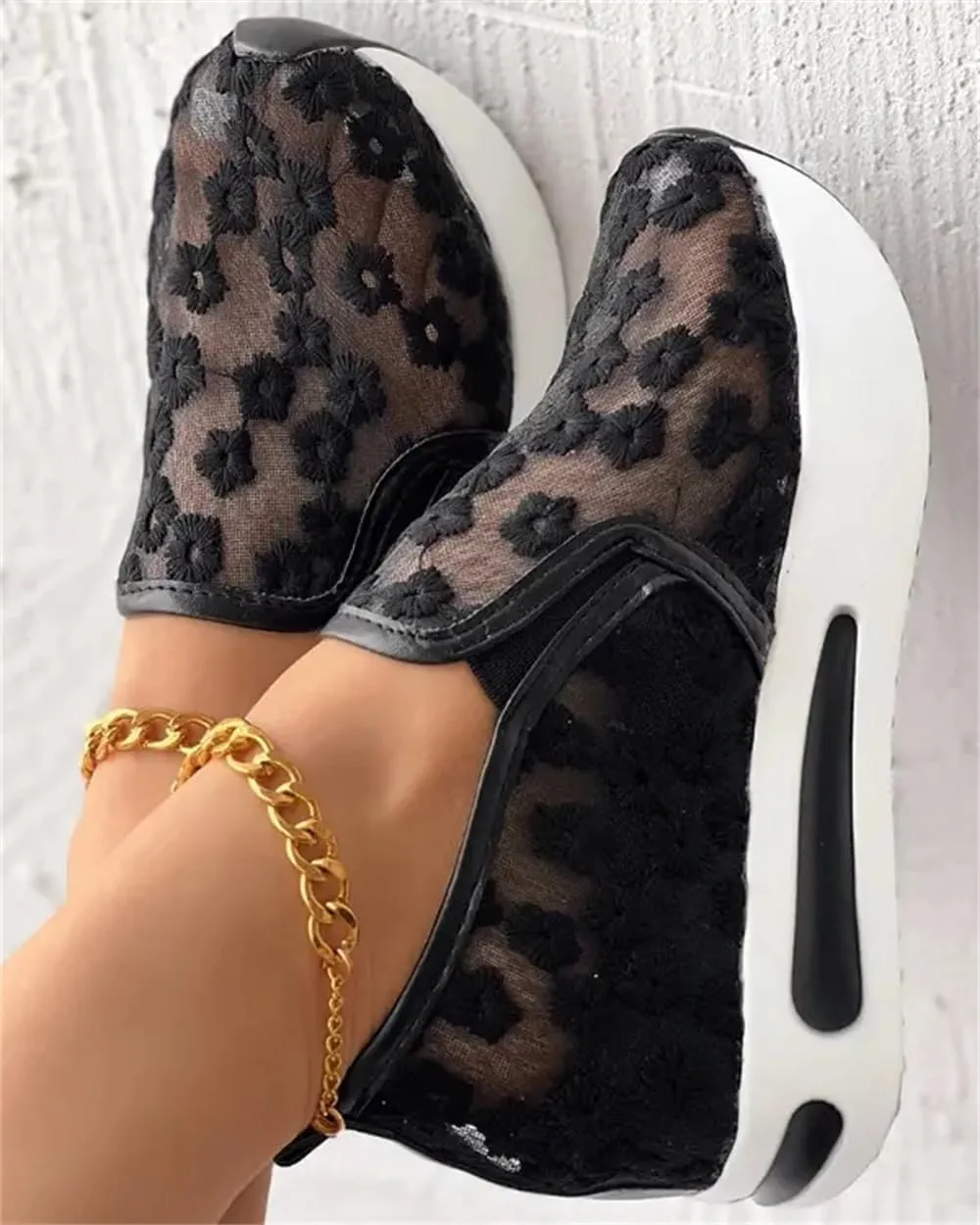 Sequins Lace-up Muffin Sneakers
